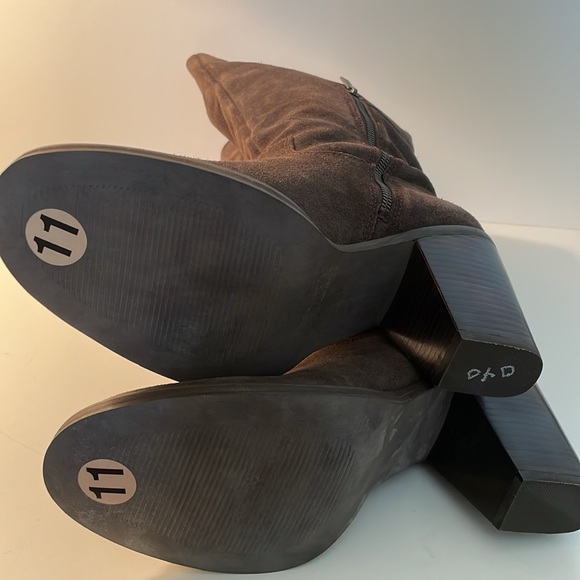 Calvin Klein Jeans Hollyann Suede Boots - Picture 4 of 5